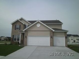 2601 Crimson View Dr, Belleville, IL 62221