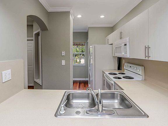 Newer fridge/microwave