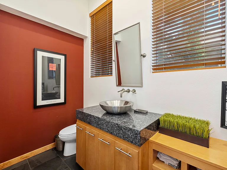 452 Marine Pl — Photo 15