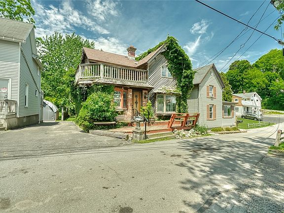 2nd image of 7 Lakeport St