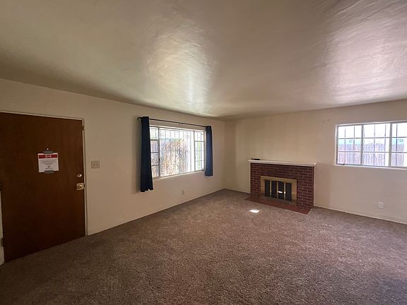 4th image of 1727 Solano Dr NE