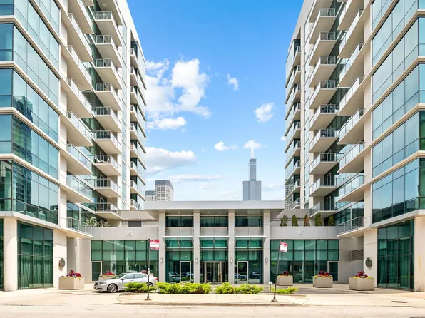 123 S Green St APT 407B, Chicago, IL 60607