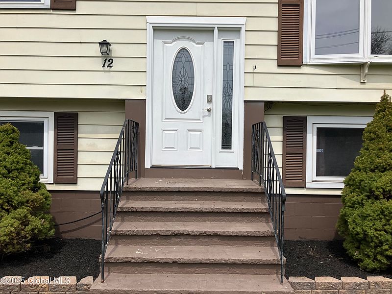 2nd image of 12 Mcintosh Lane