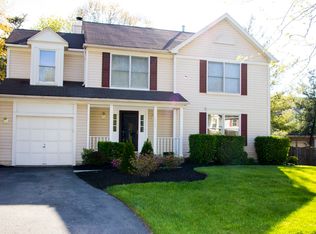 10707 Weeping Willow Ln, Beltsville, MD 20705