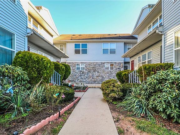 3rd image of 178 Bexley Ln #178