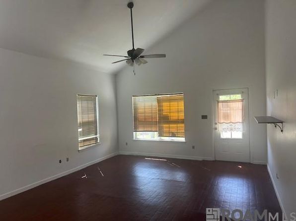 2065 Ravier Ln, Sunshine, LA 70780