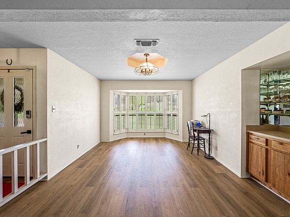 5th image of 127 Northwood Hills Dr