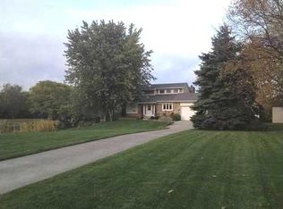 12109 Lakeside Pl, Fishers, IN 46038