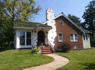 906 N Hills Dr, Saint Louis, MO