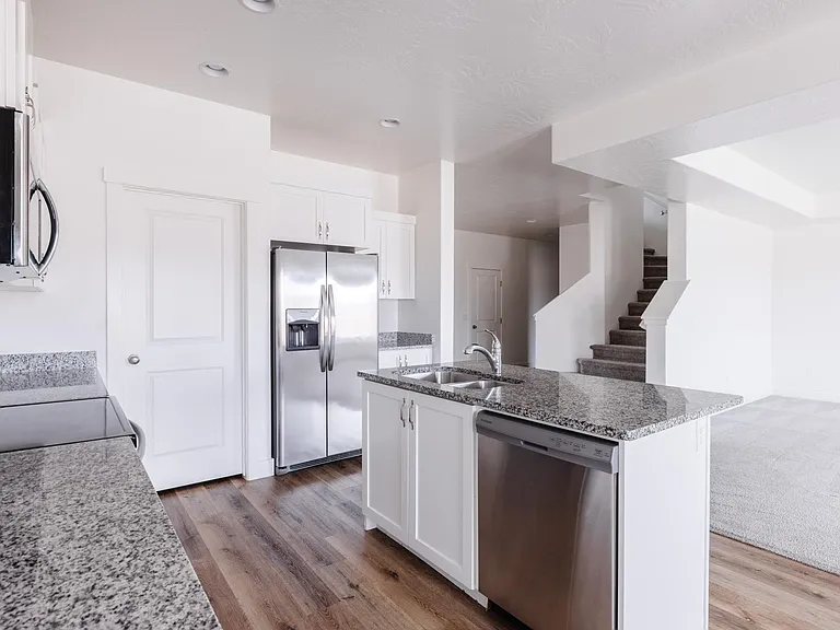 1889 E Honeycomb Dr — Photo 13