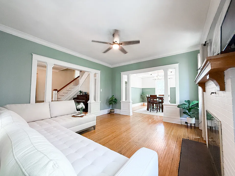 1616 W Barker Ave