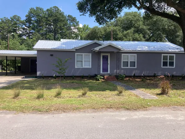 110 Groves St, Walterboro, SC 29488