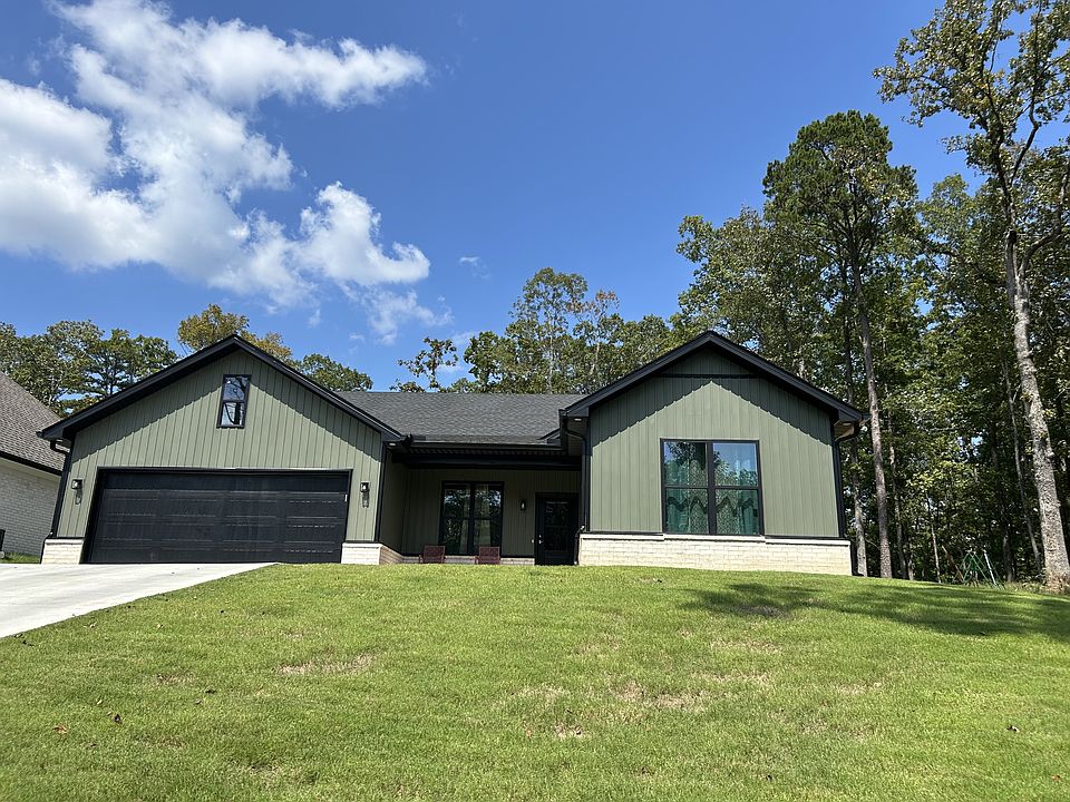 1st image of 210 Diamondhead Dr