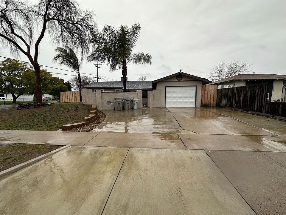 1st image of 4554 N Manila Ave
