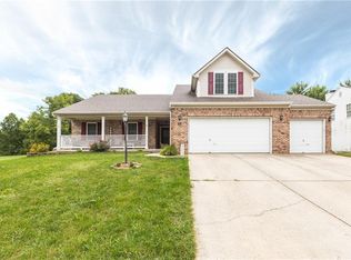 207 Creekview Cir, Mooresville, IN
