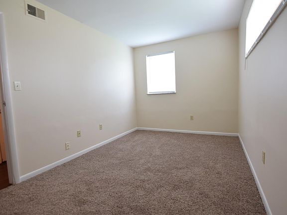 3rd image of 3697 Broadway