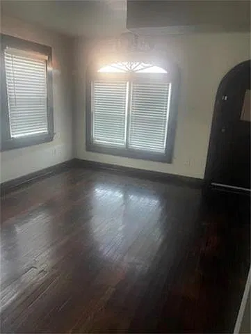 2 bed, 1.0 bath, 800 sqft, $1,050 — Photo 2