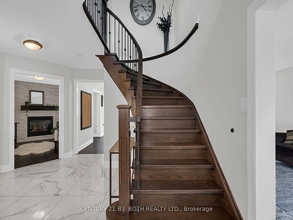 3rd image of 16 Longman Dr