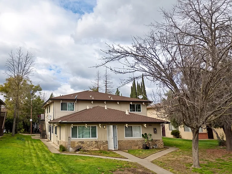 905 Carro Dr #2 — Photo 1