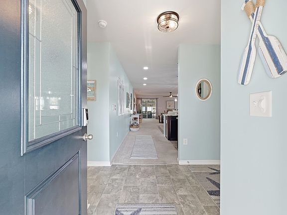 4th image of 1716 Sapphire Dr.