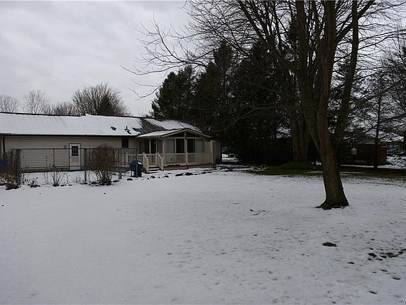 4th image of 1583 Willow Woods