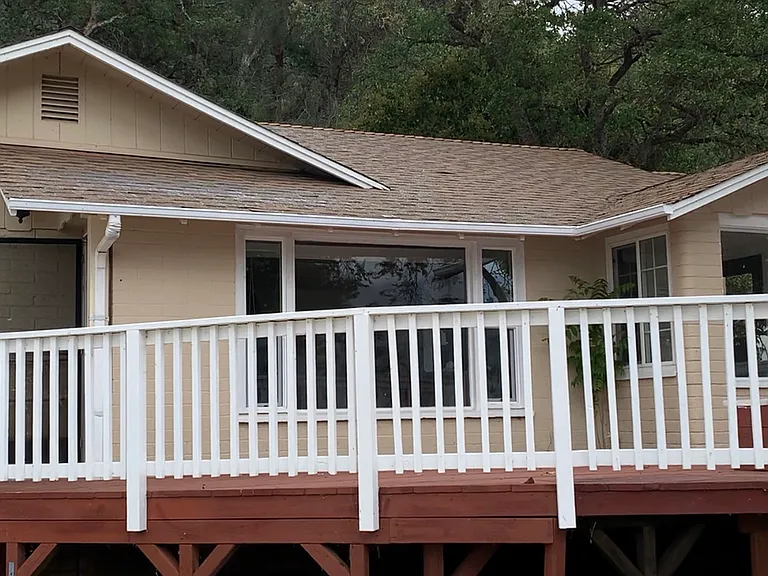 Glenhaven Dr — Photo 2