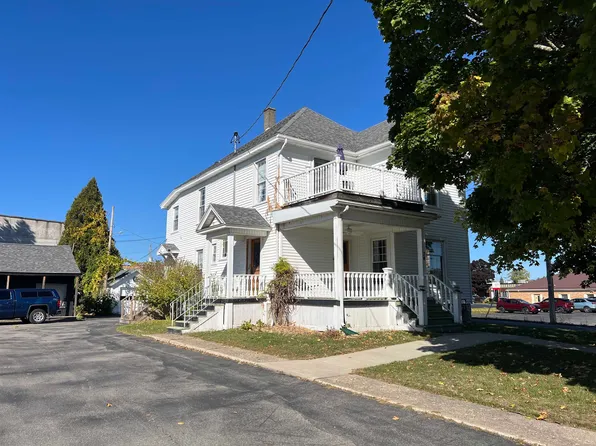 34 1/2 Glenn St, Massena, NY 13662