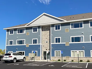 Apts on Mound - 2 BR