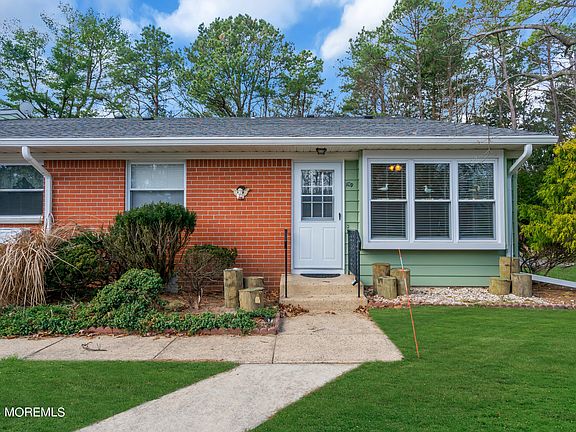 5th image of 10-D Bennington Lane