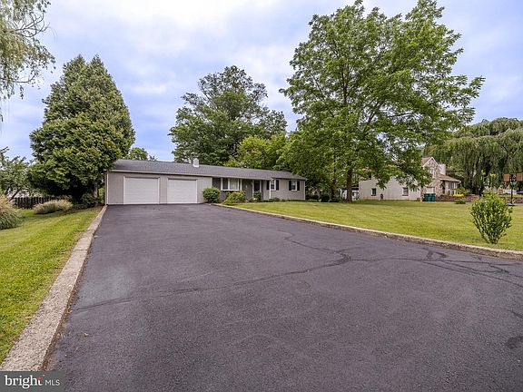 3rd image of 13 Mele Ave