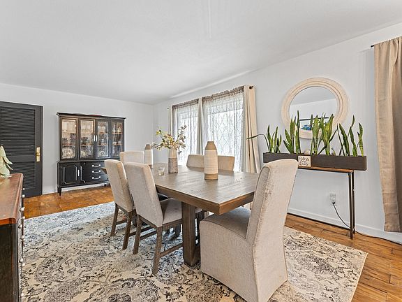 4th image of 401 Clairmont Dr