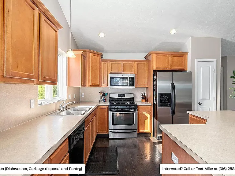 968 Sunrise Ln NW — Photo 4