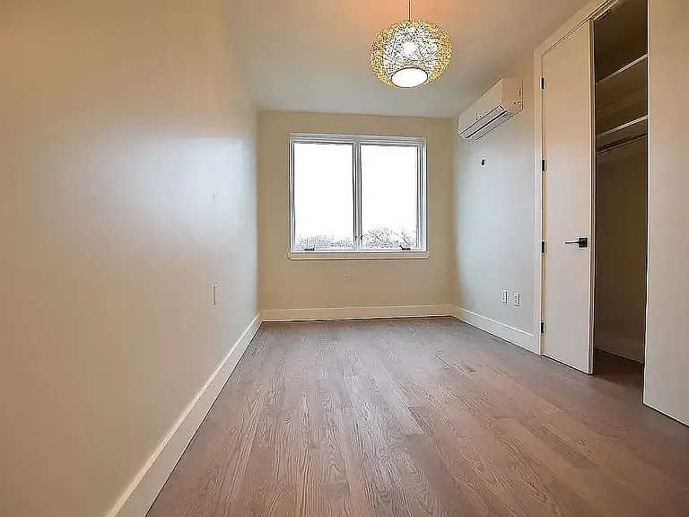 987 Rogers Ave #4G — Photo 5