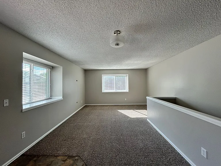 2436 Scott Ct — Photo 4