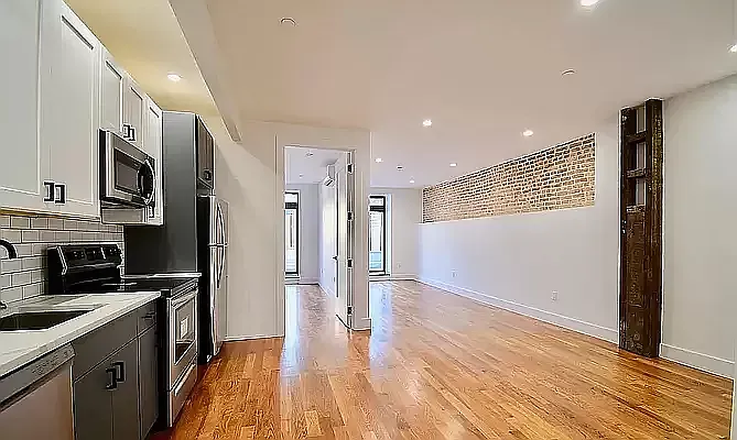 Rented by REAL New York | media 15