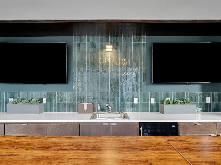 The 72nd Apartments | Resident Lounge