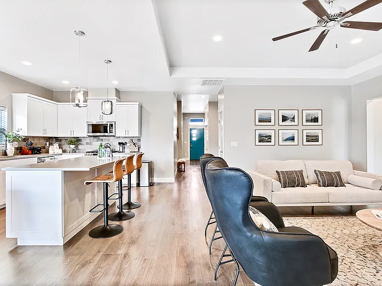 2035 E Oakcrest Dr — Photo 13
