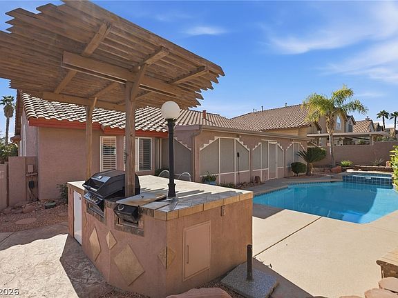 5th image of 1025 Twin Berry Ct