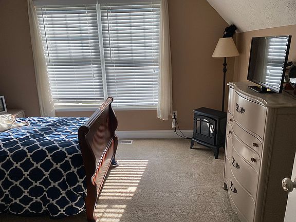 2nd image of 2868 Gates Ct