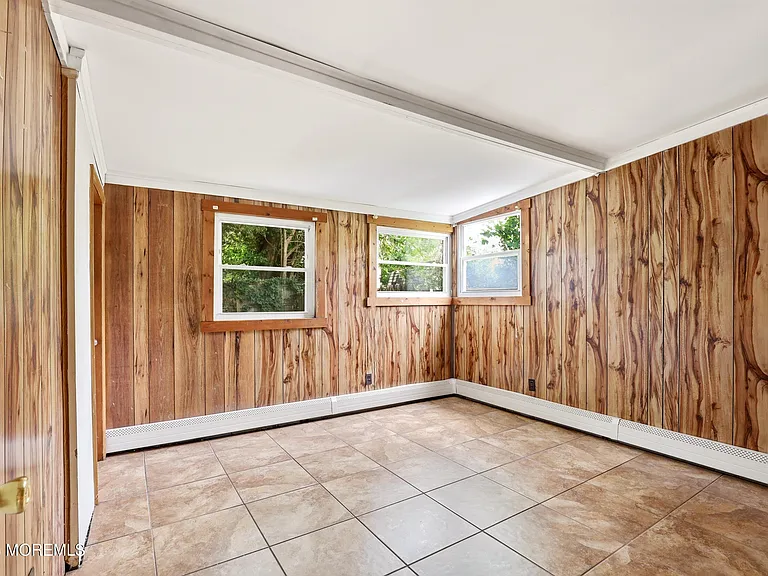 22 Central Ave — Photo 8