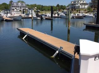 35 E Harbour Village Dr, Hampstead, NC 28443
