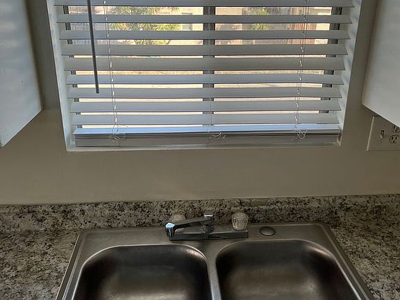 2nd image of 5173 Canoga St Unit 10