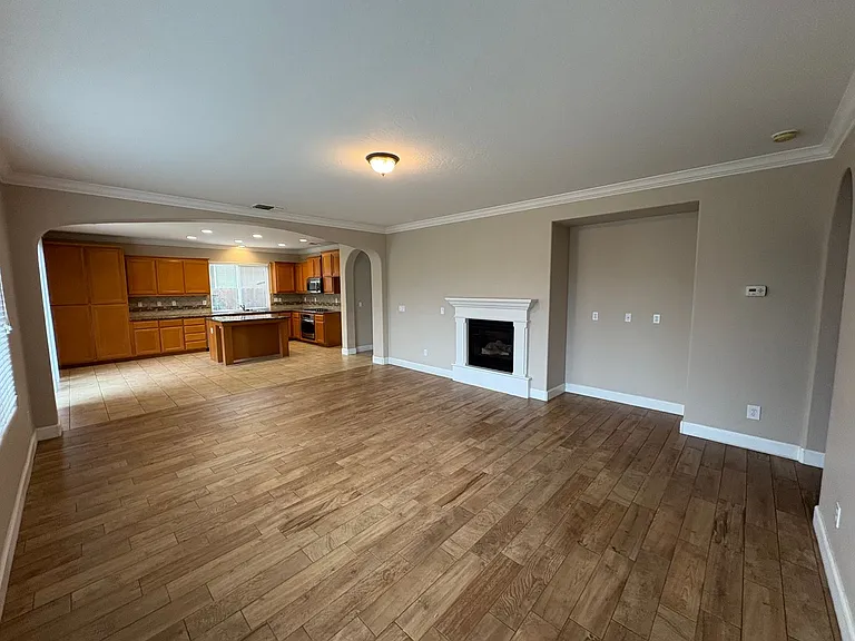 3116 W Buena Vista Ave — Photo 25
