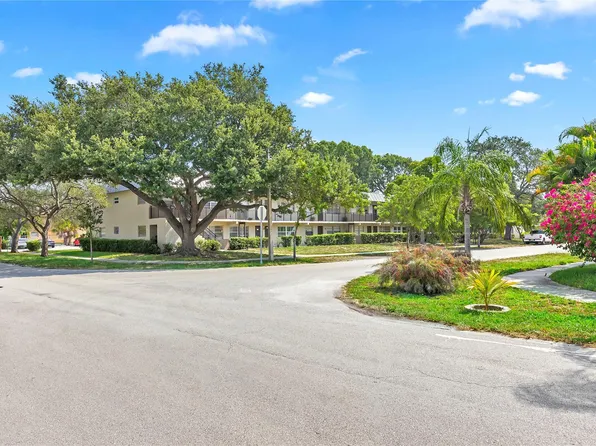207 NW 32nd Court #106, Pompano Beach, FL 33064