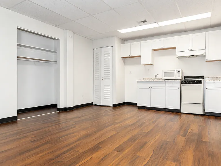 1743 Culbertson Ave — Photo 3