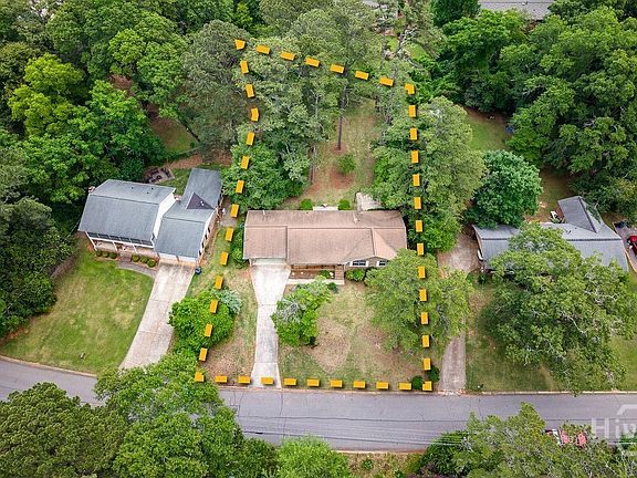 3rd image of 265 University Circle