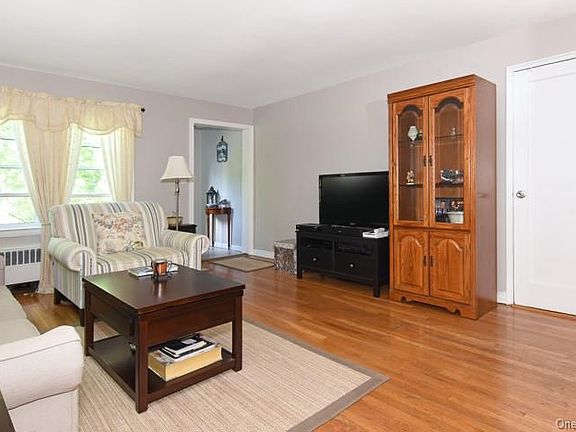 4th image of 120 N Broadway #D1