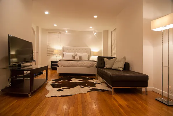 Rented by WAM Partners - William Moses Co. | media 95