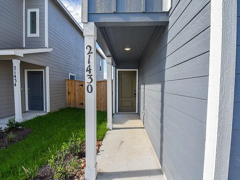 21430 Carosella Dr — Photo 4
