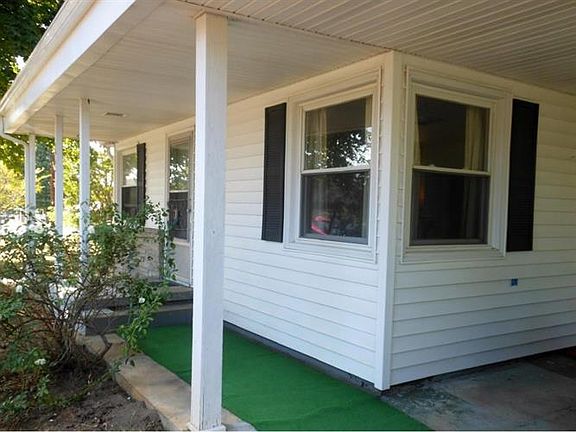 4th image of 100 Fairacres Dr #1
